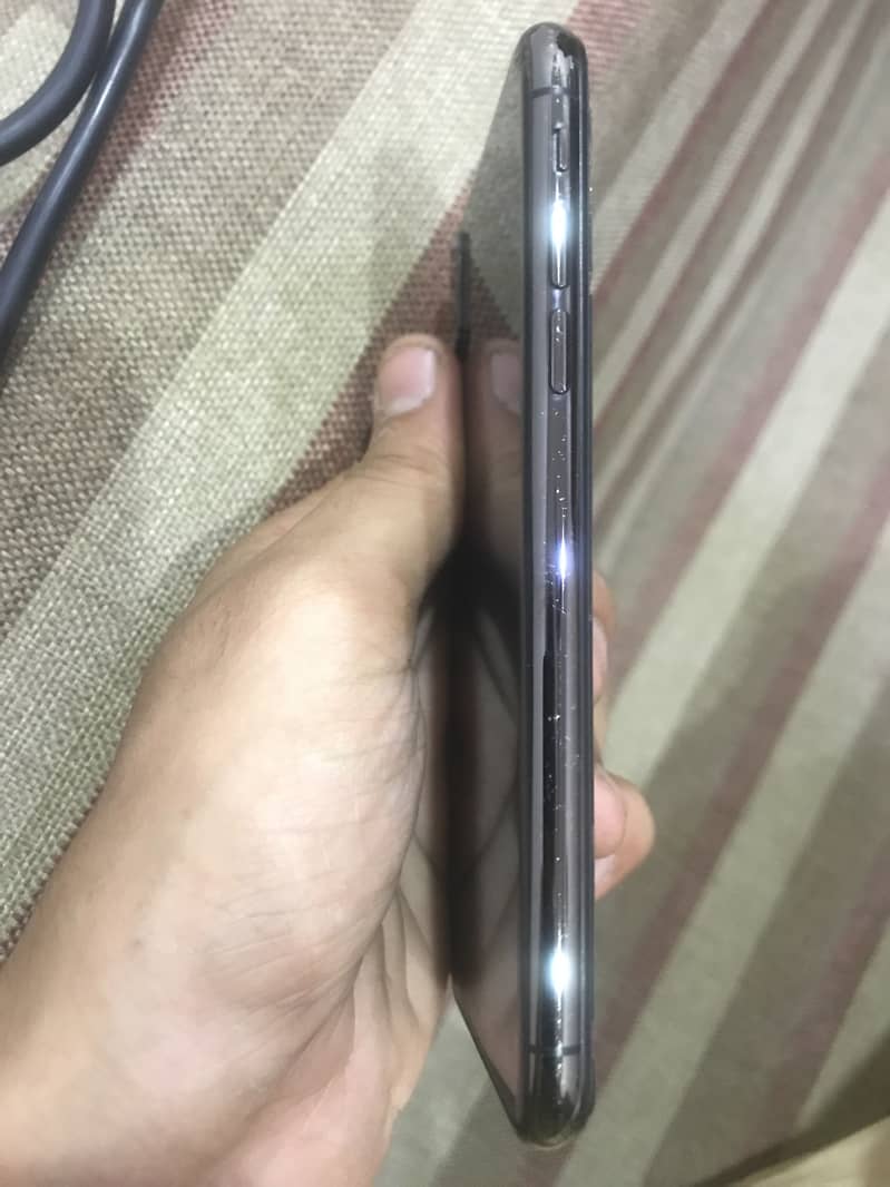 Apple iPhone x 3