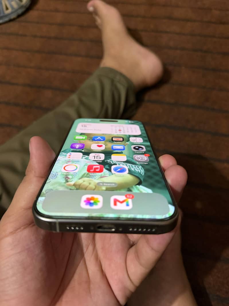 Apple iPhone 16 Pro Max 5