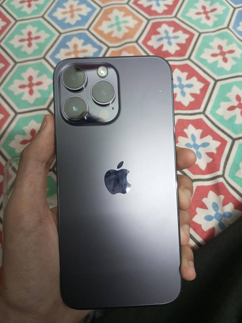 Apple iPhone 14 Pro Max 1