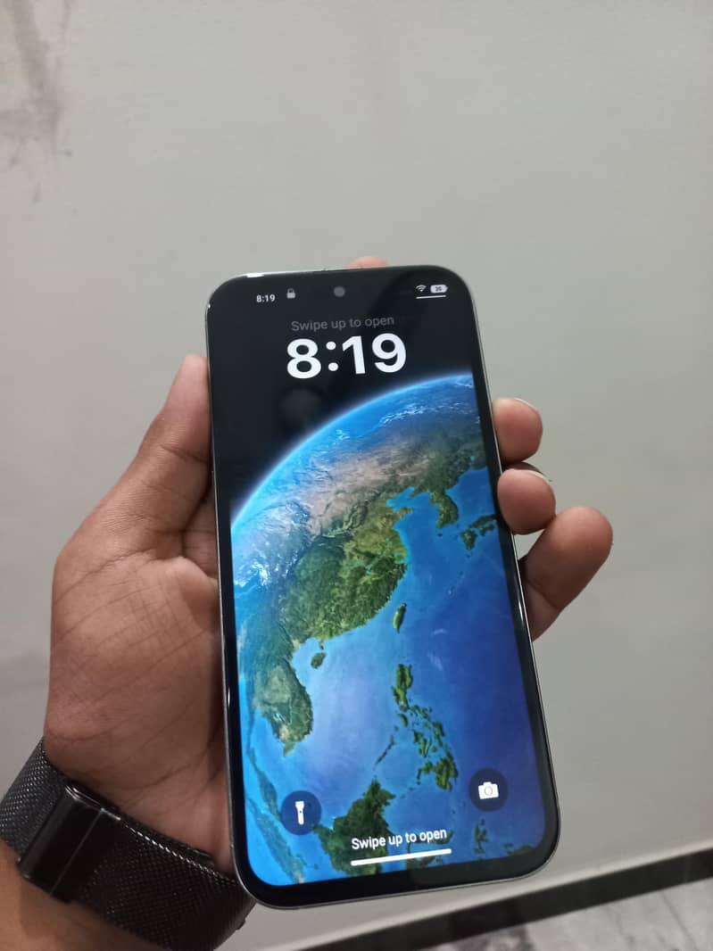 Apple iPhone 16 Pro Max 2