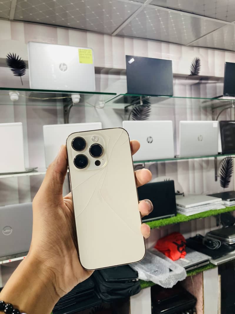 Apple iPhone 14 Pro 0