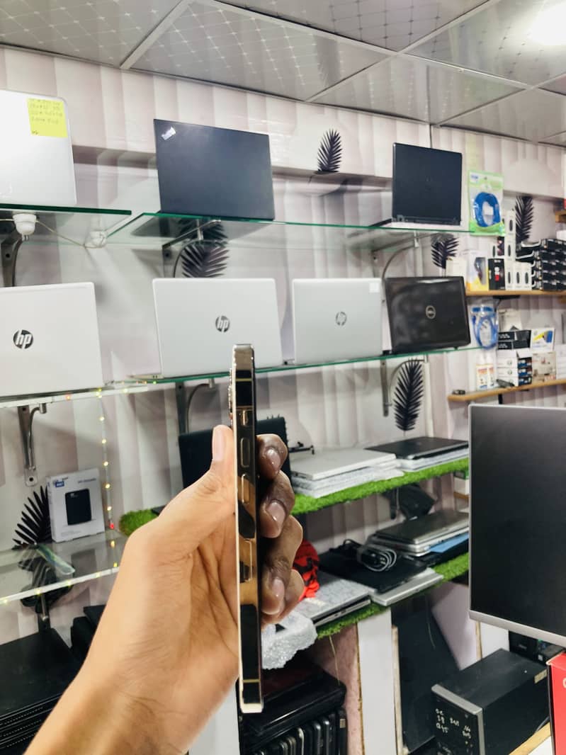 Apple iPhone 14 Pro 2