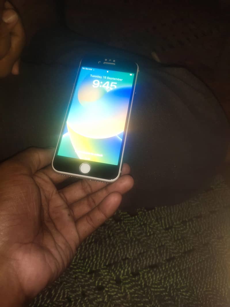 Apple iPhone 7 1