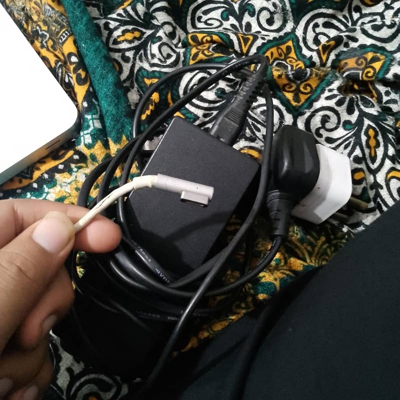 MacBook pro 2012 0