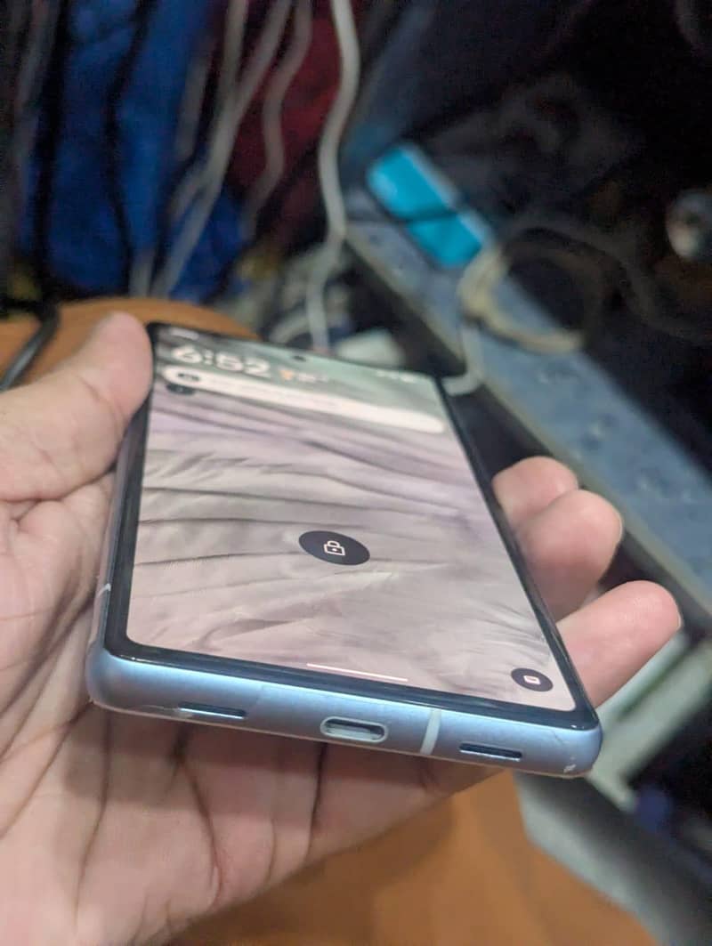 Google Pixel 7a 2