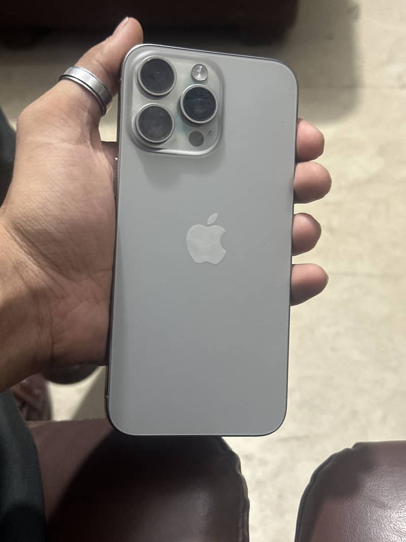 Apple iPhone 15 Pro Max 1