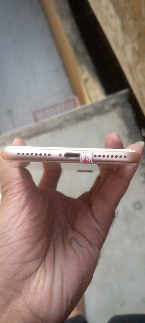 Apple iPhone 8 Plus 1