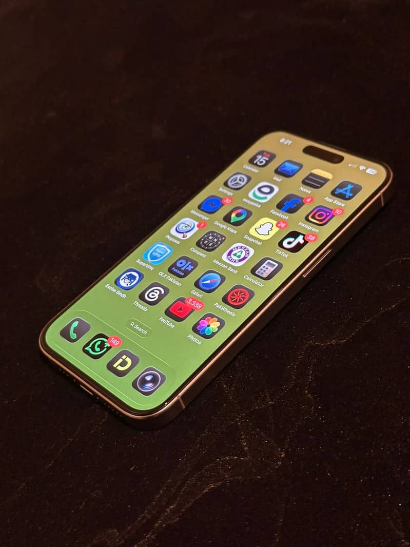 Apple iPhone 15 Pro 0