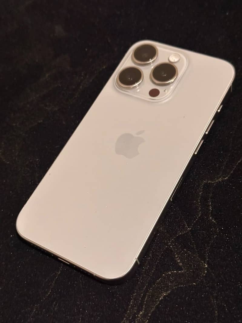 Apple iPhone 15 Pro 1