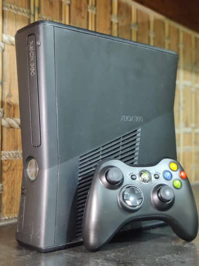 XBOX 360 SLIM FOR SALE WITH ALL ACCESSORIES