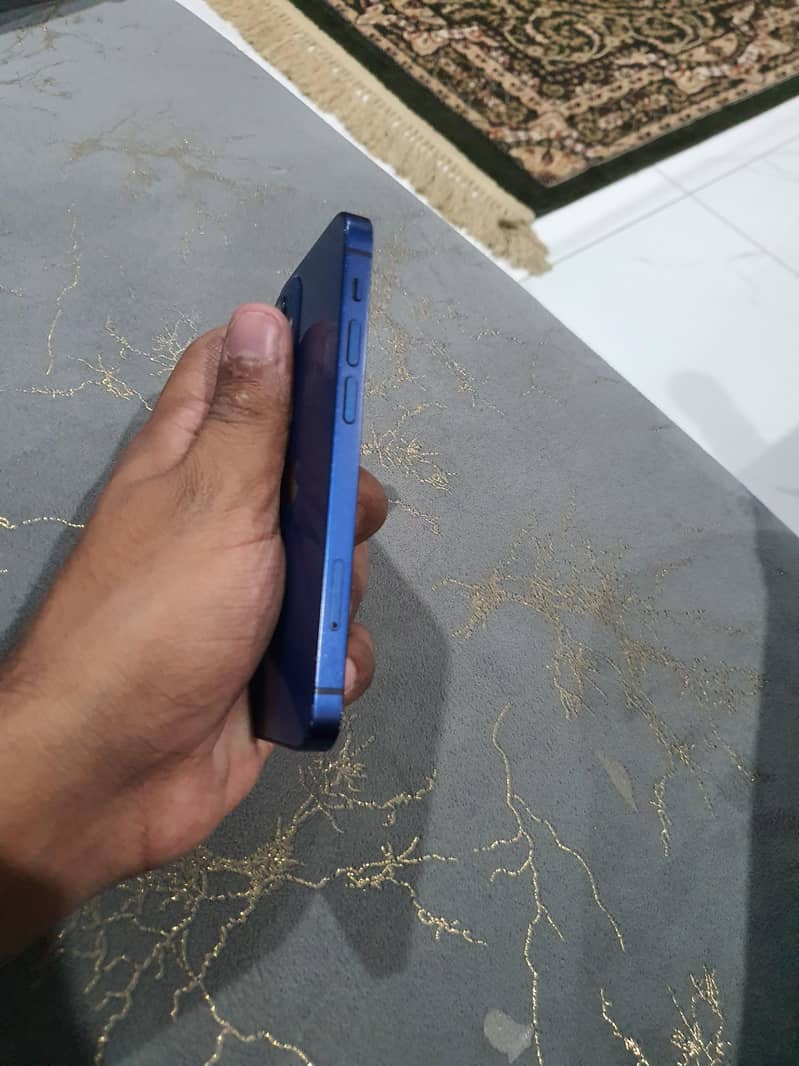 Apple iPhone 12 mini 1