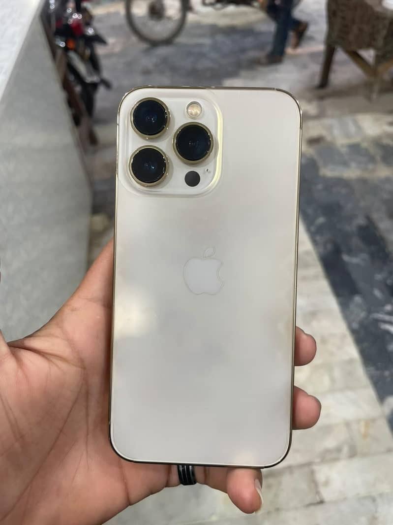 Apple iPhone 13 Pro 3