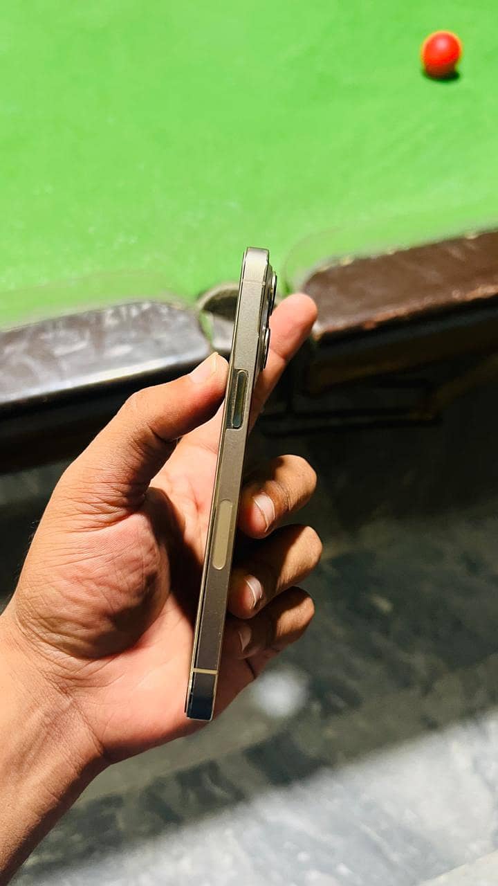Apple iPhone 13 Pro 4