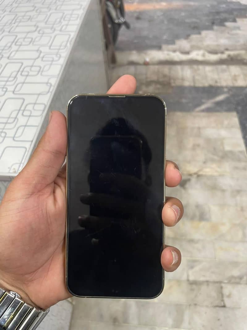 Apple iPhone 13 Pro 6