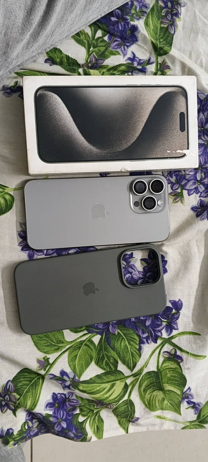 Apple iPhone 15 Pro Max 0