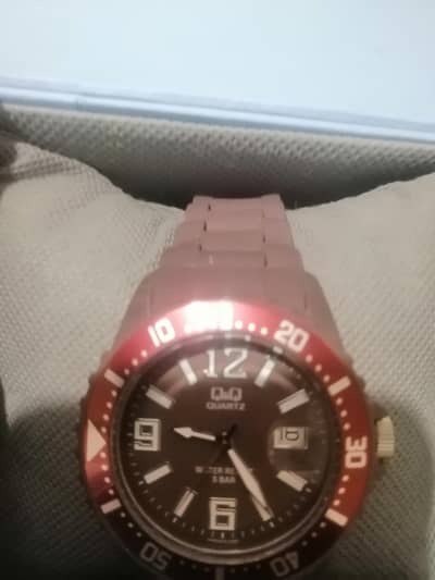QnQ analog diver watch