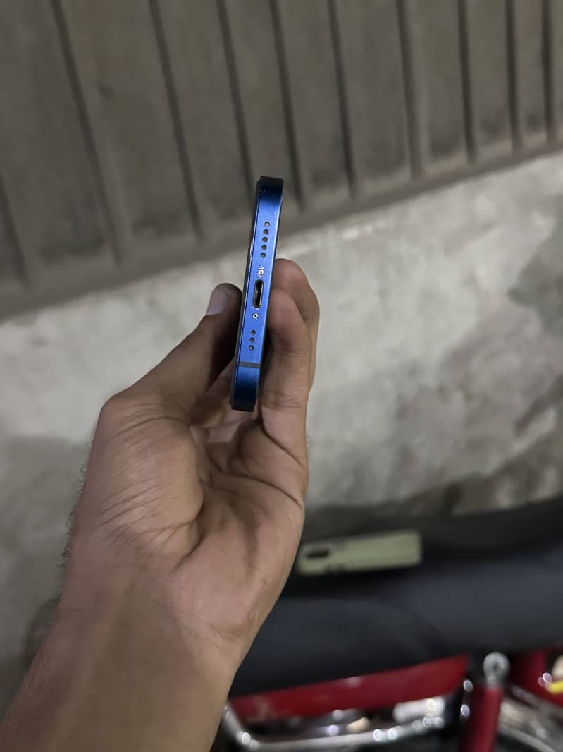 Apple iPhone 12 1