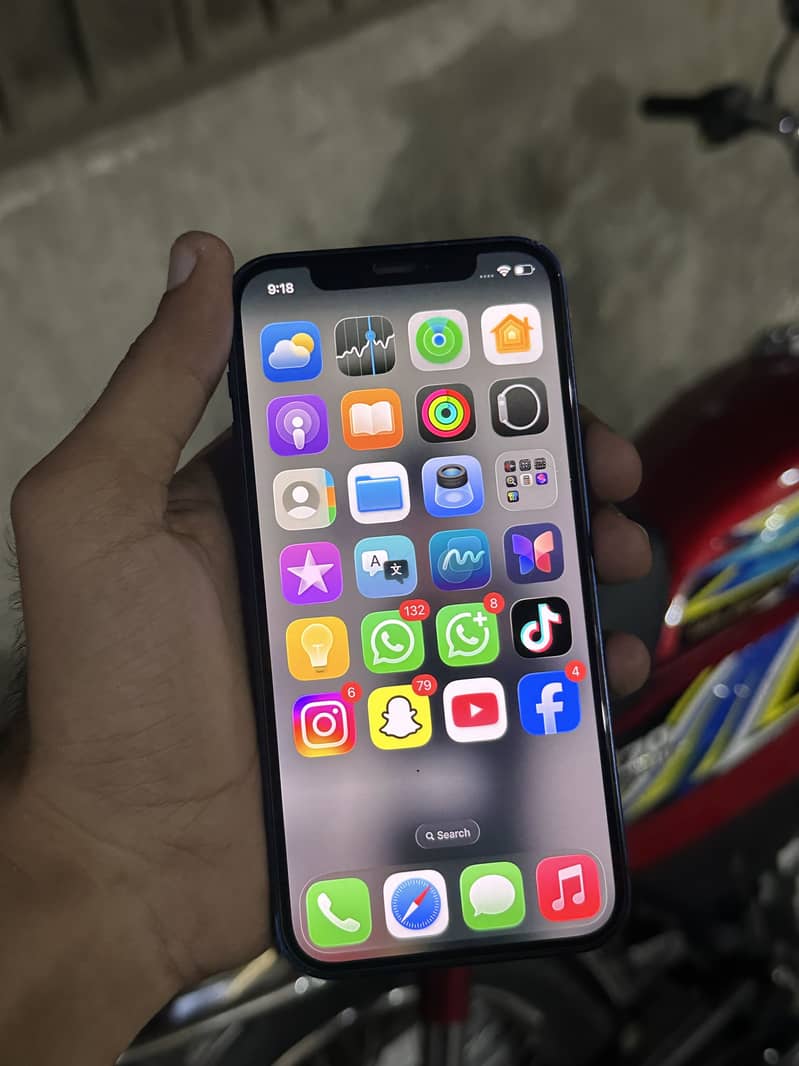 Apple iPhone 12 7