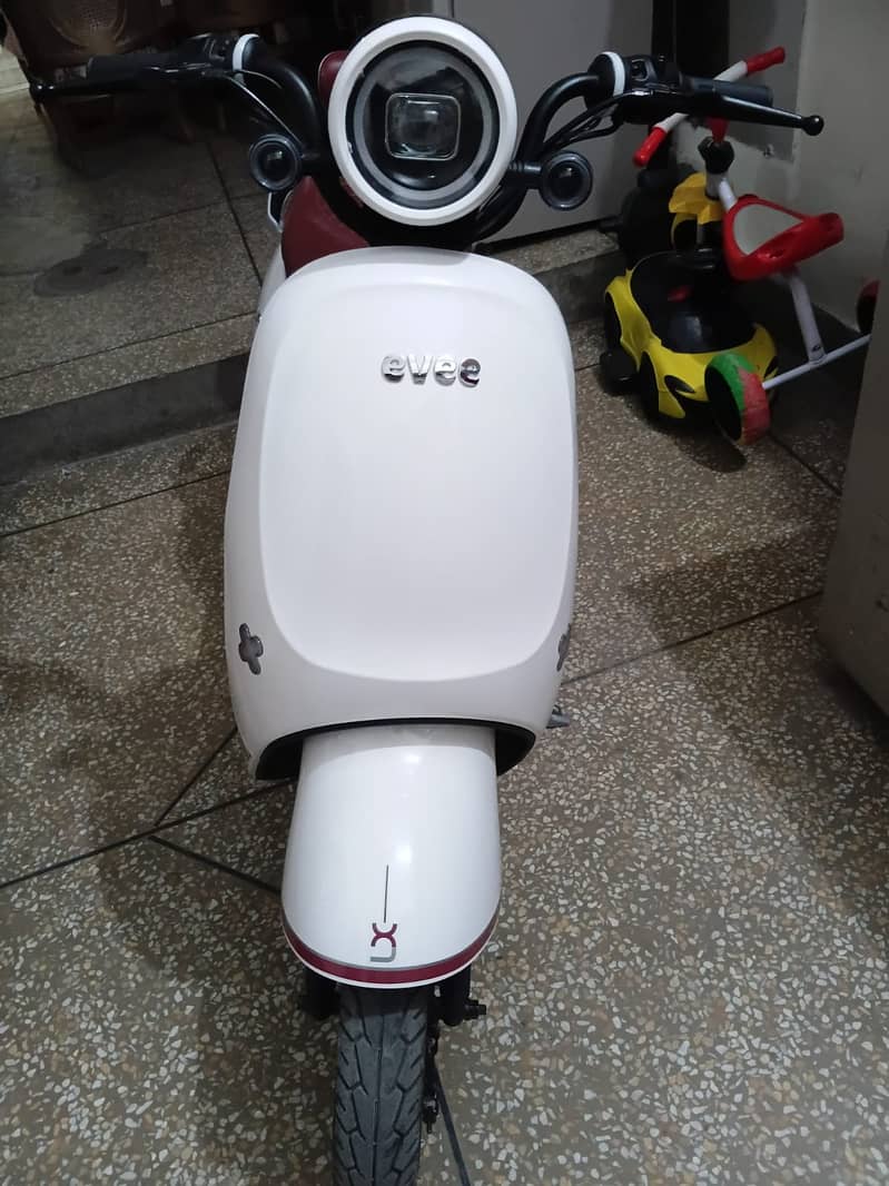 Evee LX 2