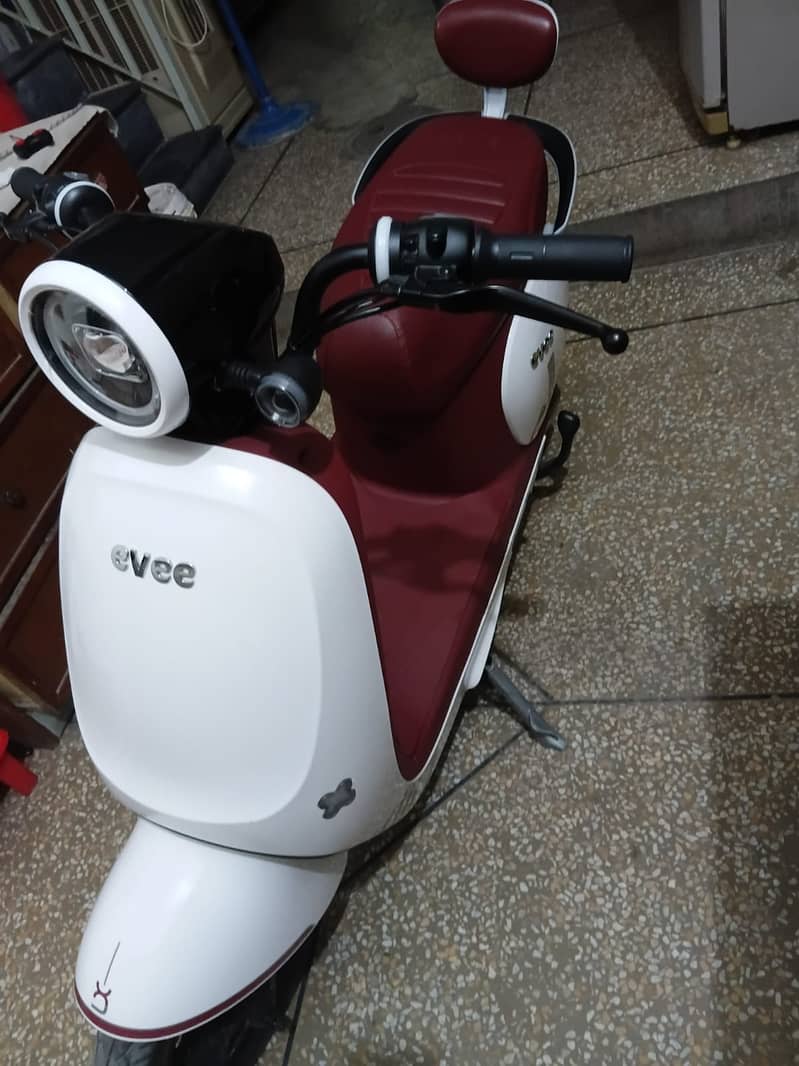 Evee LX 3