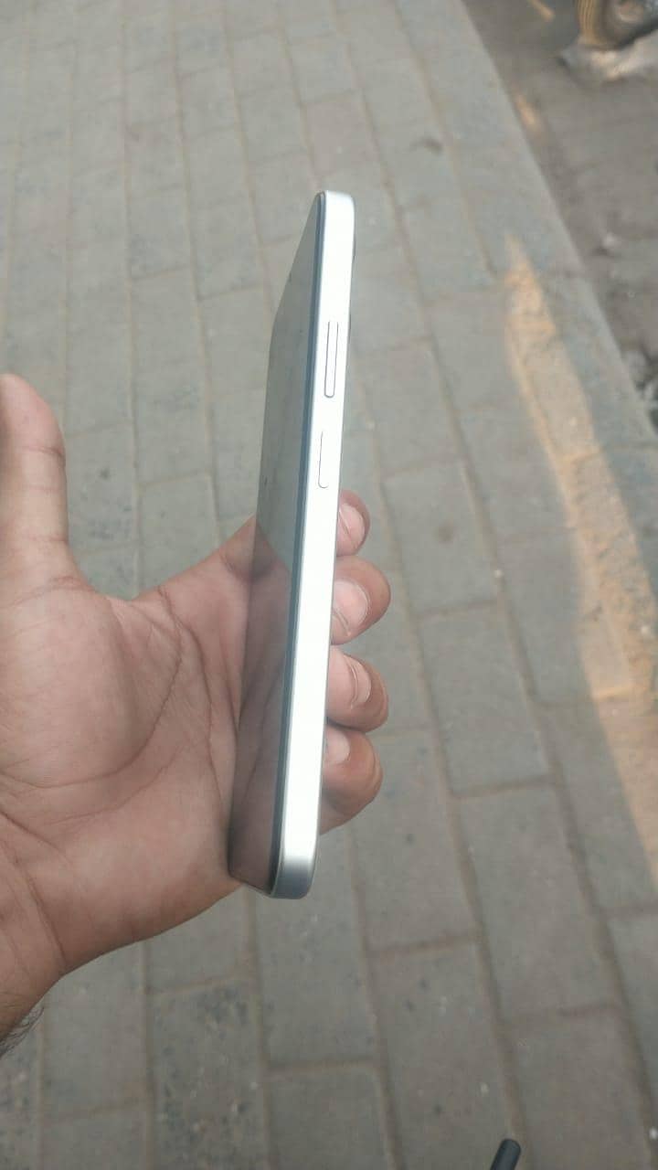OPPO A6c 1