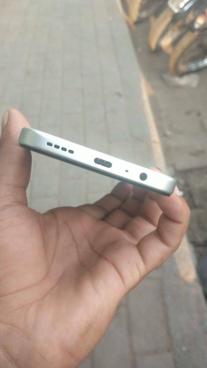 OPPO A6c 3