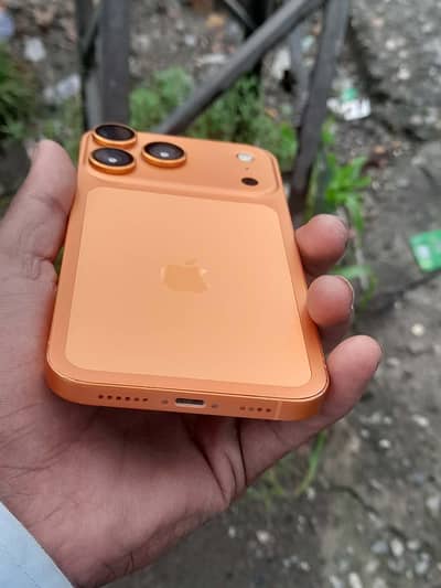 iPhone XR converted 17 Pro Max