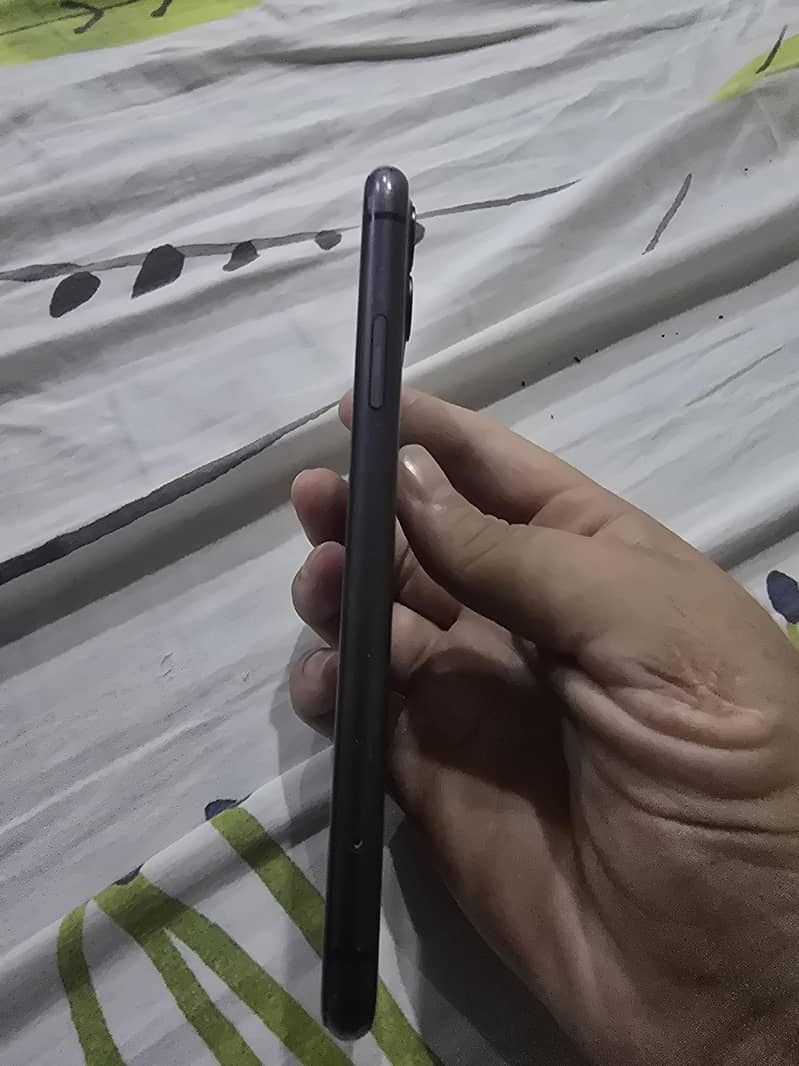 iPhone 11 2