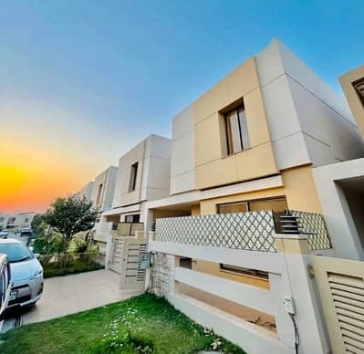 6 Marla Villa Available In DHA Villas Commercial Big Park & Grand Mosque & Top Notch Brands Available On Walking Access