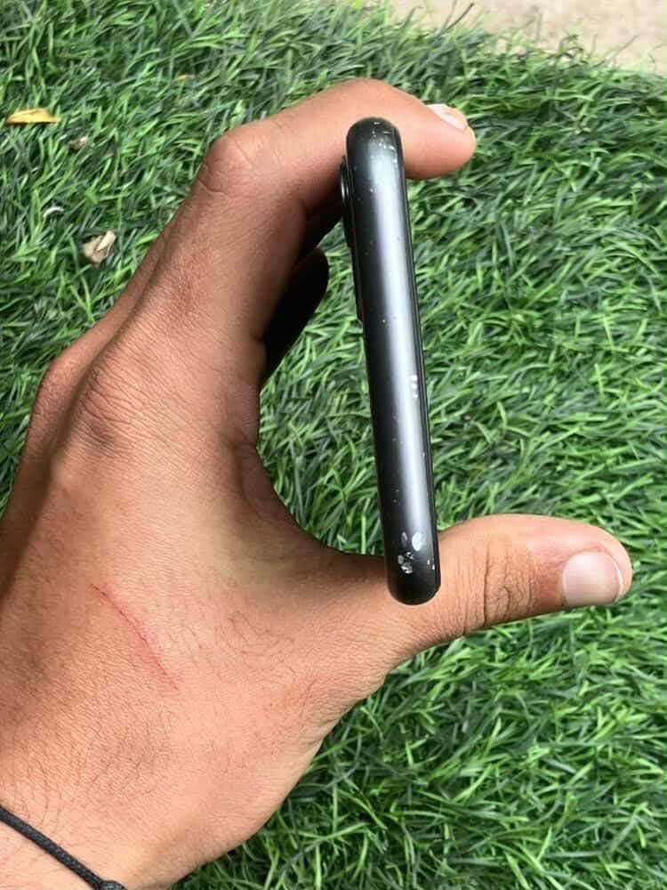 Apple iPhone 11 3