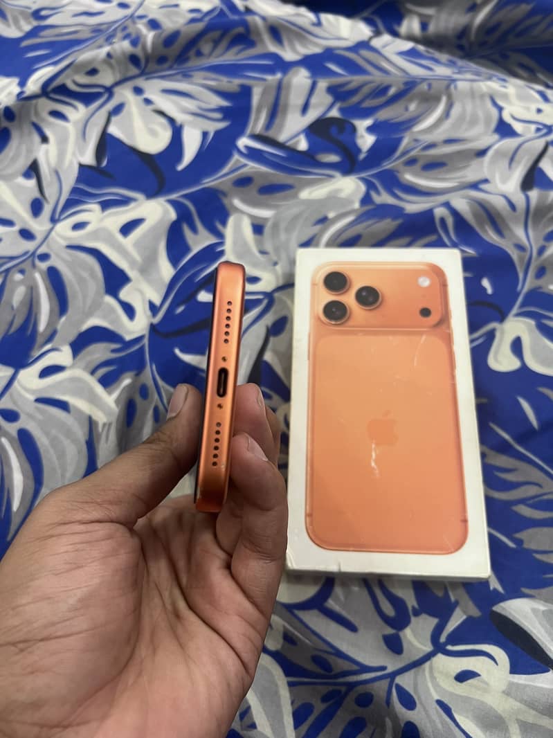 Apple iPhone 17 Pro Max 1