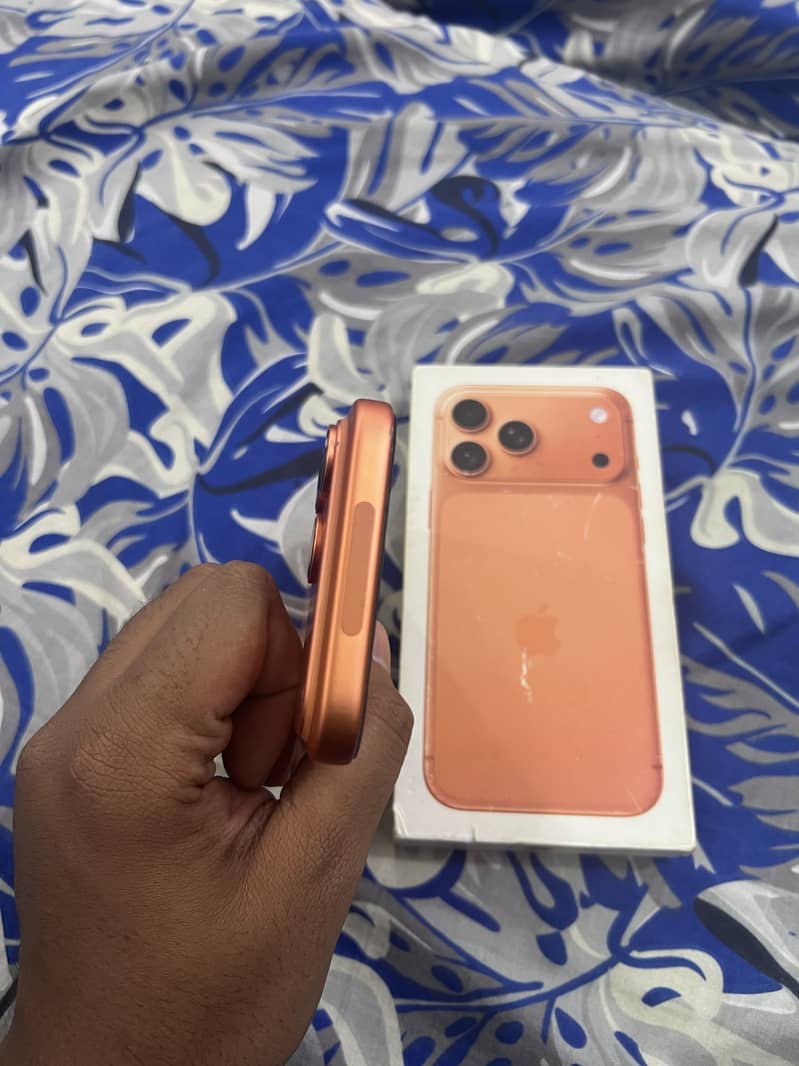 Apple iPhone 17 Pro Max 5