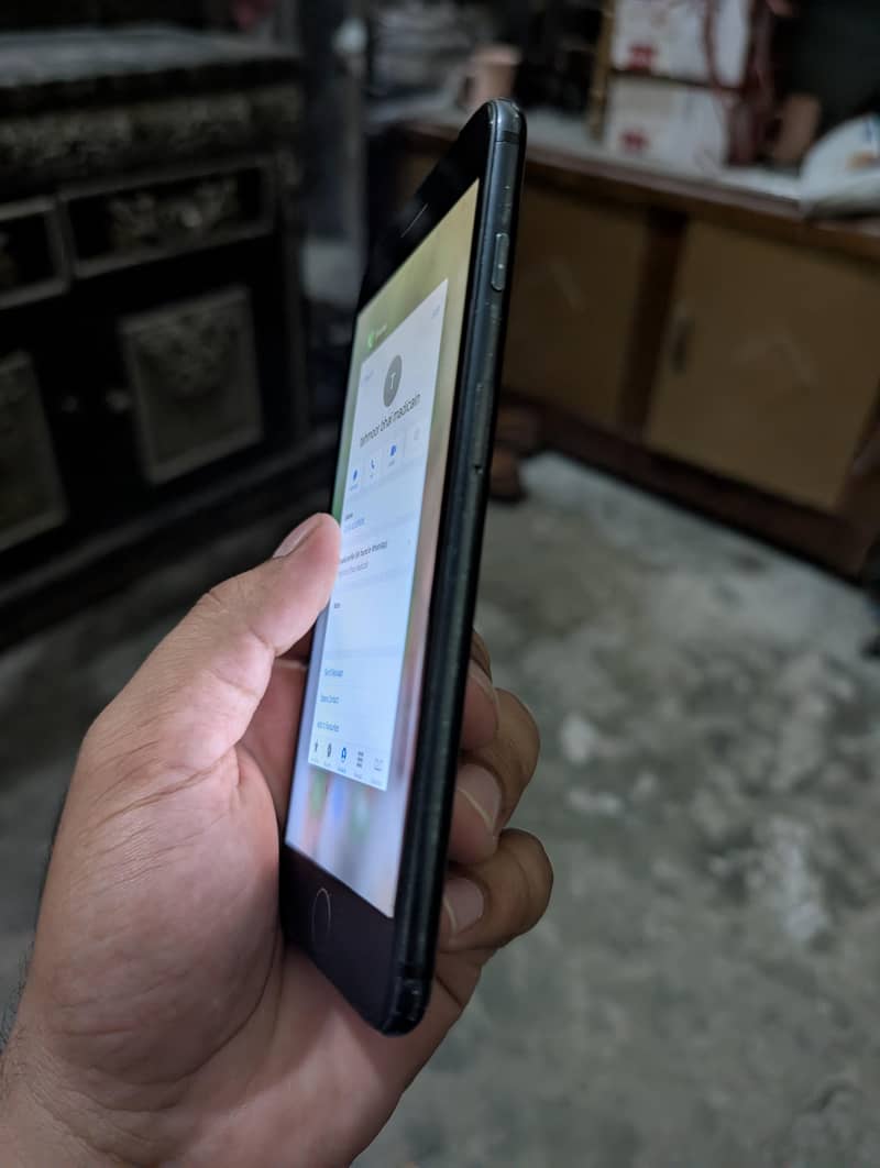 Apple iPhone 7 Plus 2