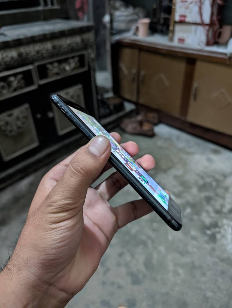 Apple iPhone 7 Plus 4