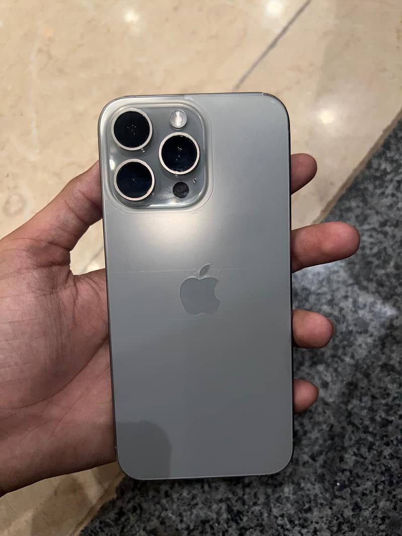 Apple iPhone 15 Pro Max 5