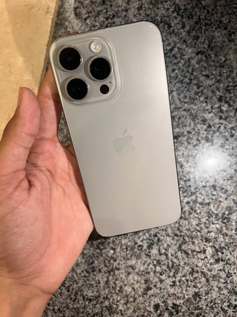 Apple iPhone 15 Pro Max 7