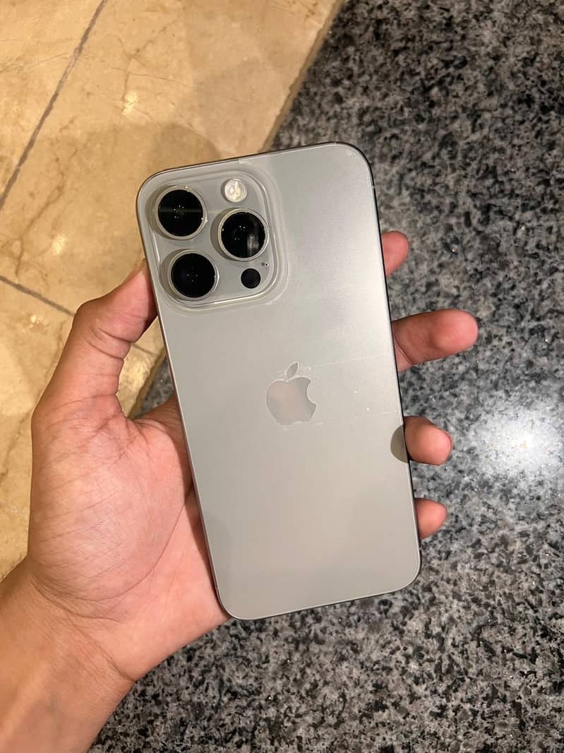 Apple iPhone 15 Pro Max 10