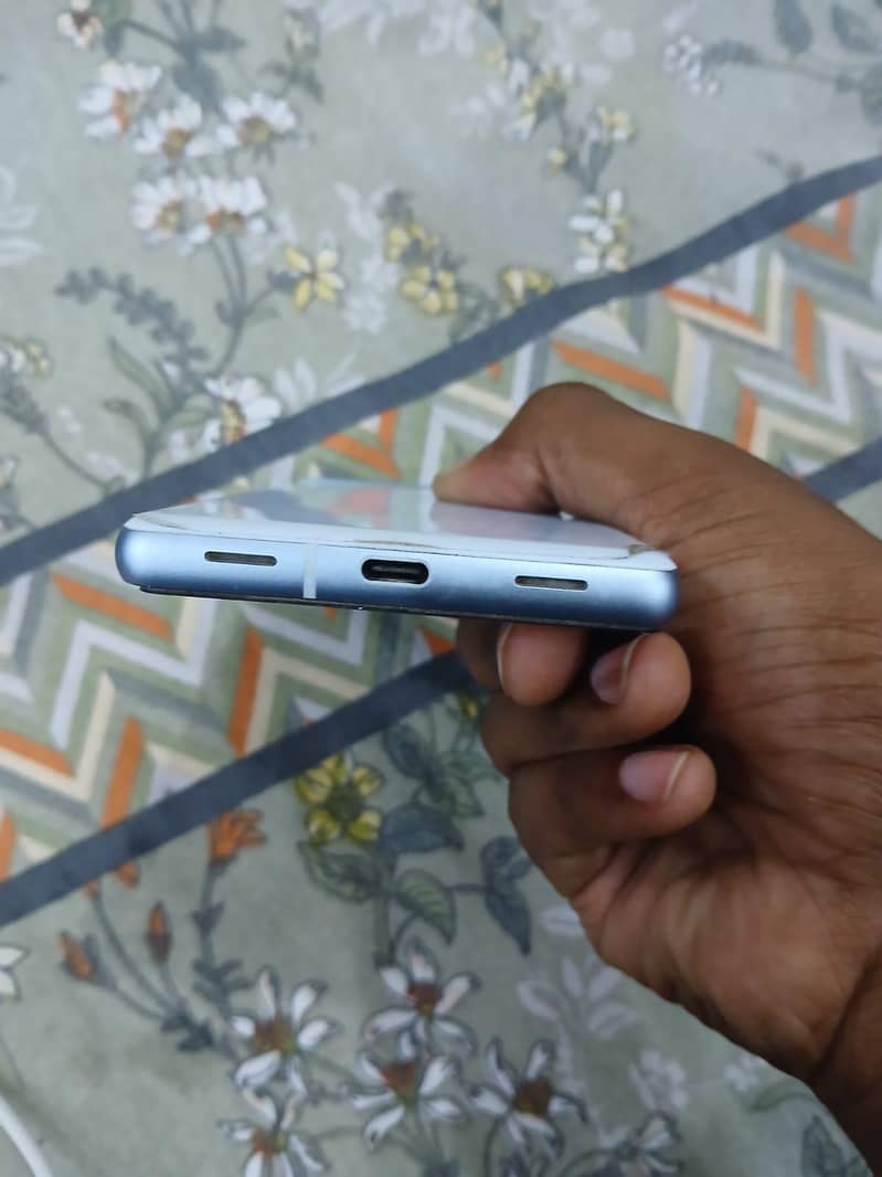 Google Pixel 7a 2