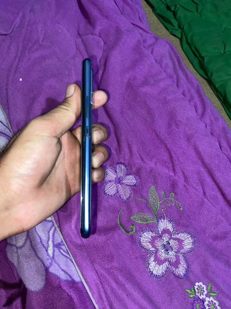 Vivo V21e 4
