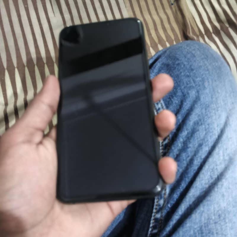 Apple iPhone 11 Pro Max 4