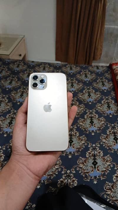 Iphone 12 pro Gold
