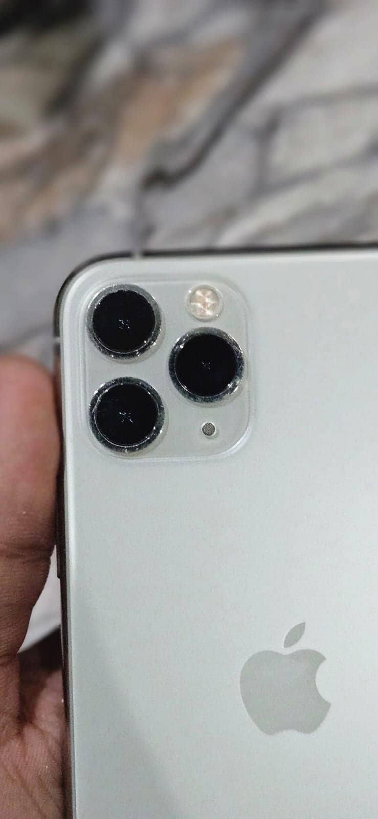 Apple iPhone 11 Pro 6