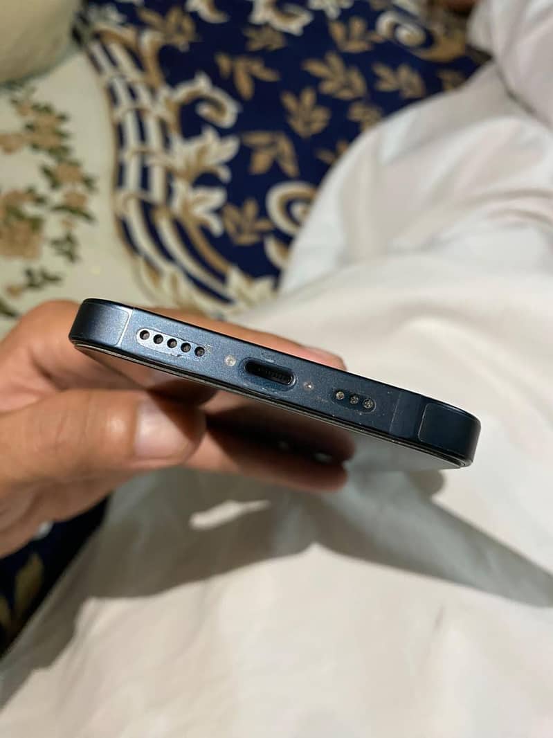 Iphone 13 4
