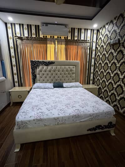 Elegant Premium King-Size bed with mattress