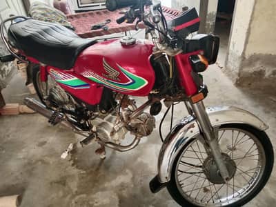Honda CD 70 for urgent sell new condition