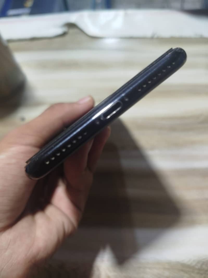 Apple iPhone 7 Plus 1