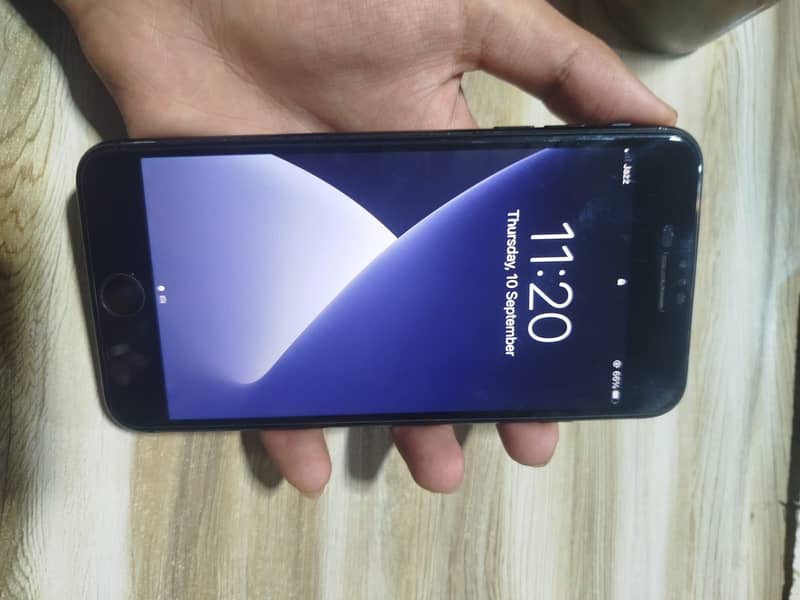 Apple iPhone 7 Plus 4