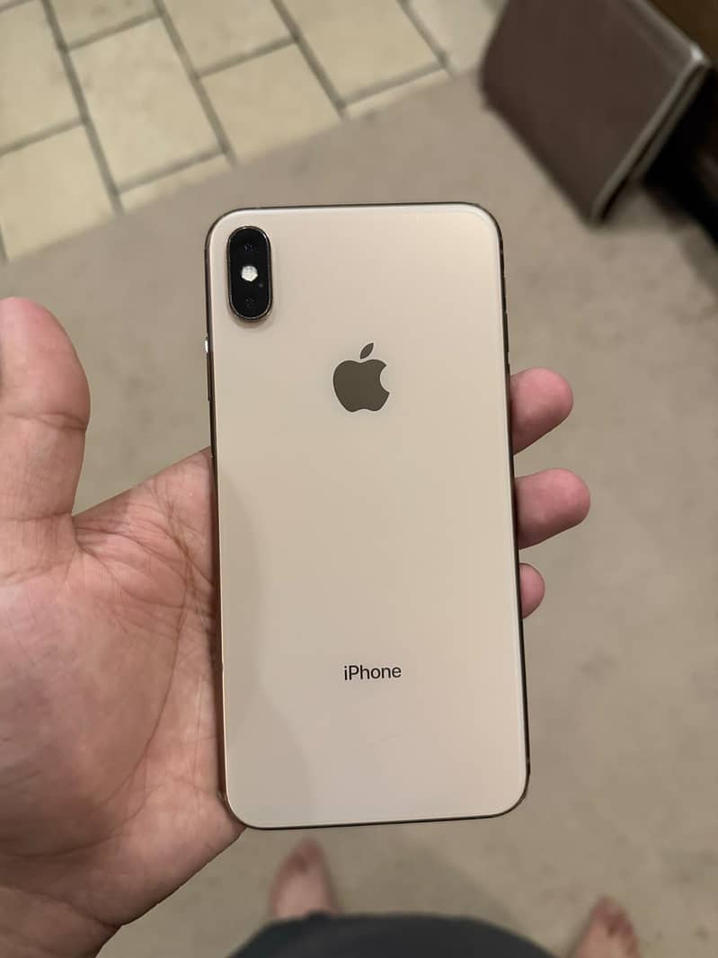 Apple iPhone XS Max 4
