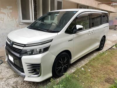 Toyota Voxy 2015 03219277225