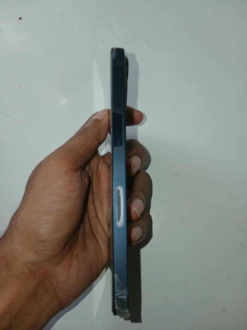 Apple iPhone 13 1